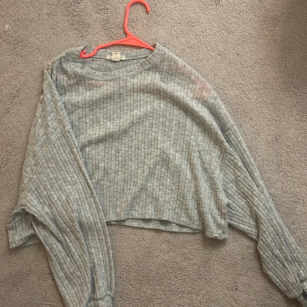 Grey Billabong sweater